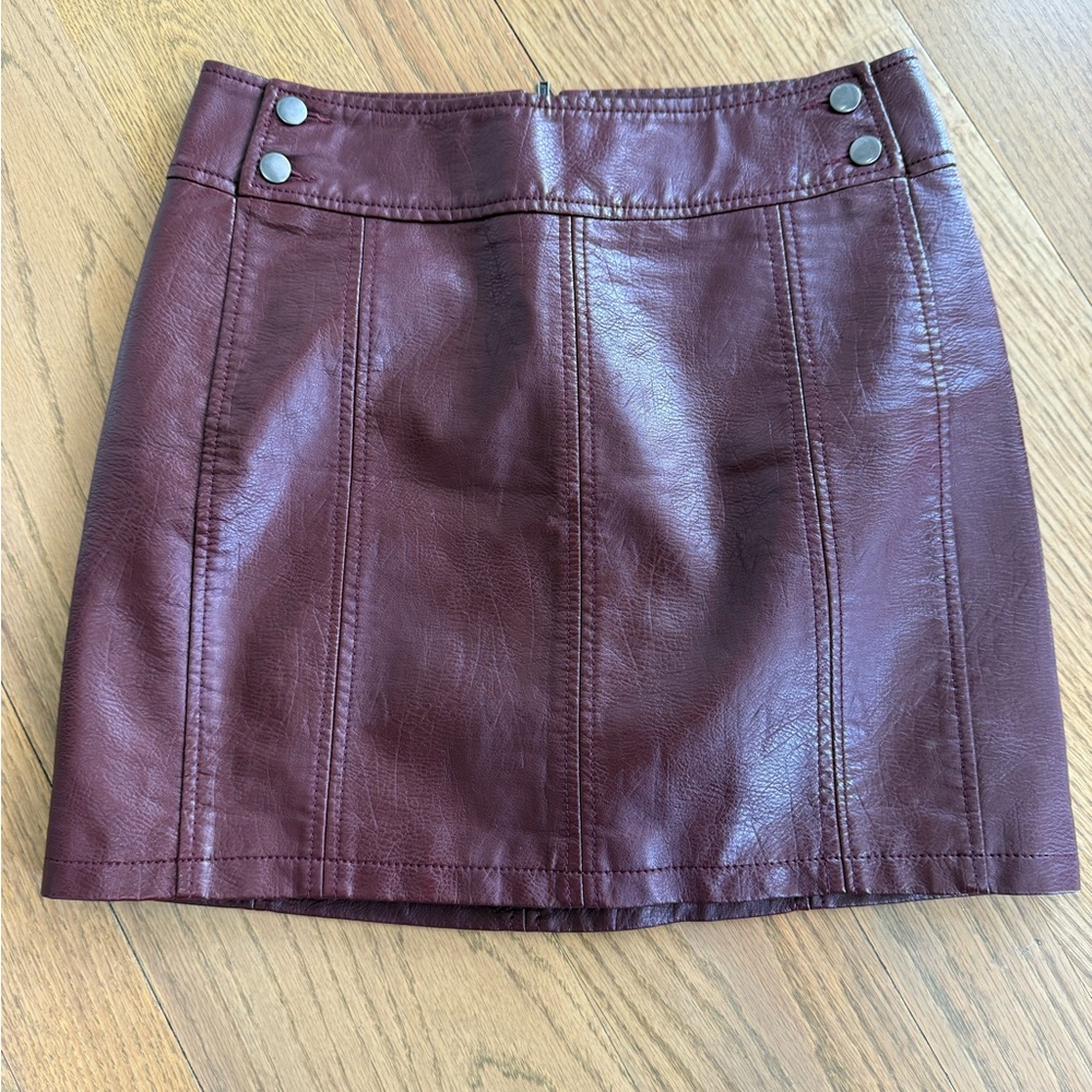 Free People Women's Burgundy faux Leather Skirt sz6
